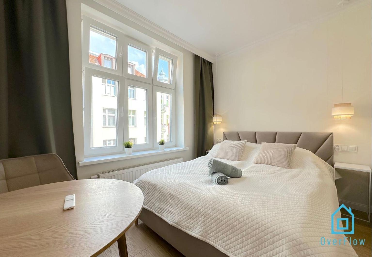Seredino Apartment- Modern Comfort In A Quiet Location, 5 Minutes To Old Town & Seaside Apartment *