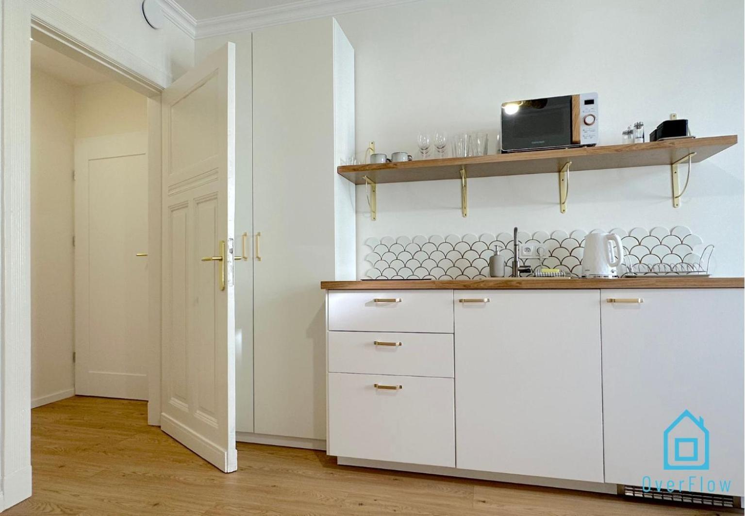 Seredino Apartment- Modern Comfort In A Quiet Location, 5 Minutes To Old Town & Seaside * Gdańsk